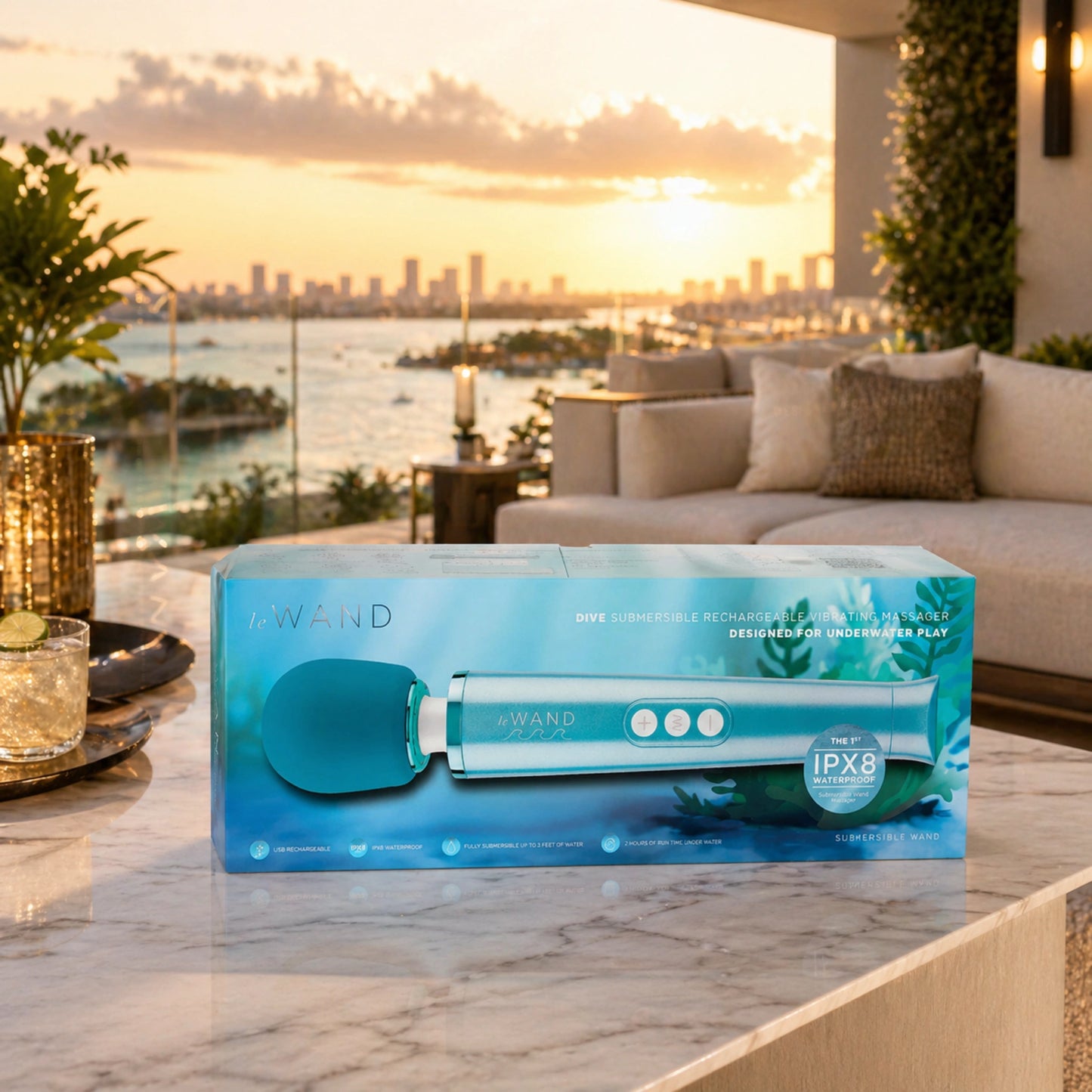 Le Wand Dive Submersible Rechargeable Vibrating Wand Massager