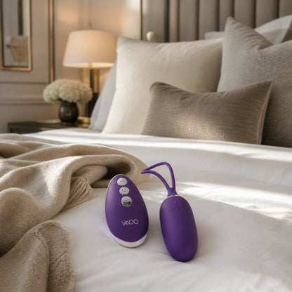 VeDO Kiwi Rechargeable Silicone Insertable Bullet Vibrator with Remote Control