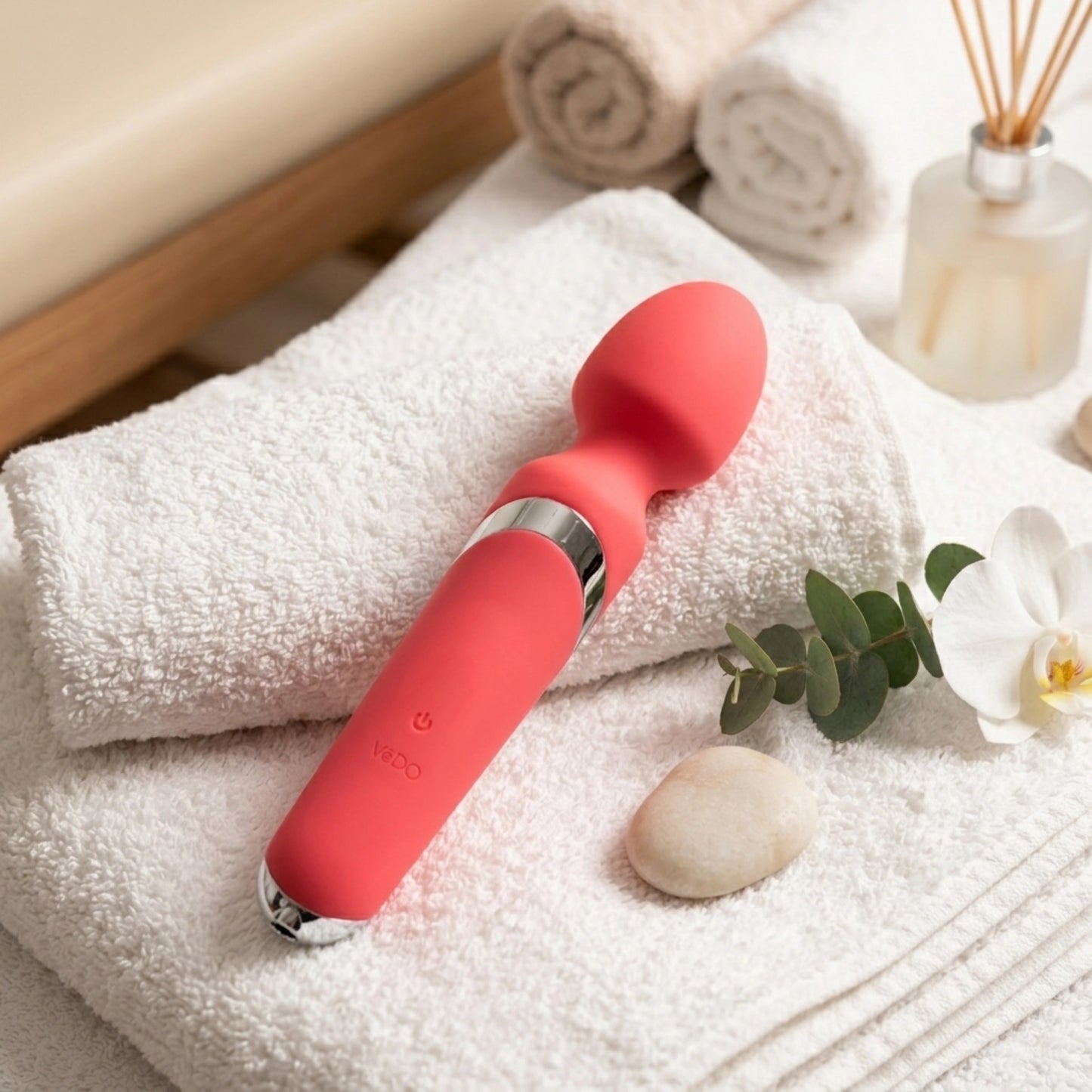 VeDO Wanda Rechargeable Silicone Vibrating Wand Massager