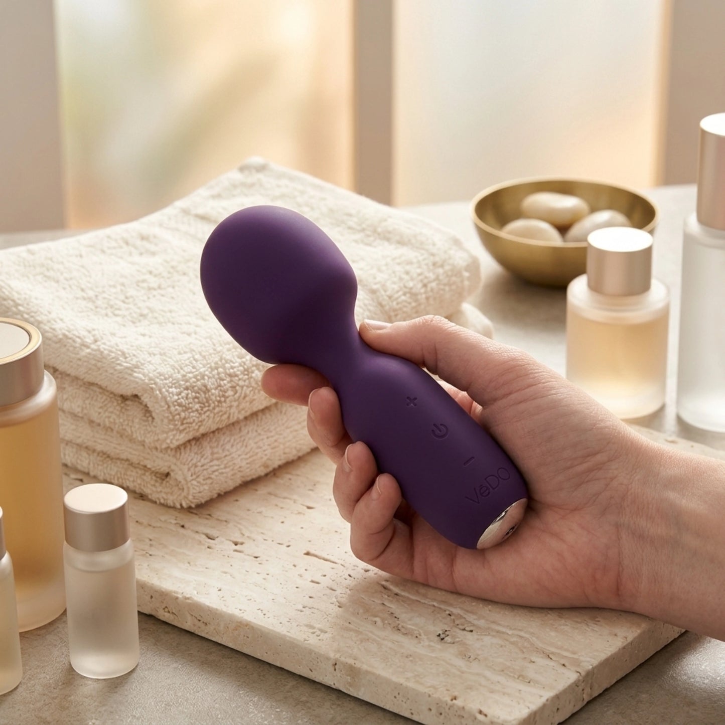 VeDO Wini Silicone Rechargeable Mini Wand Massager Vibrator